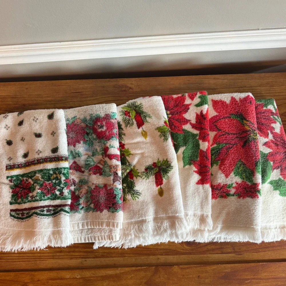 Set of‎ 6 Vintage Retro Christmas Holiday Towels Poinsettia Candle Wreath
